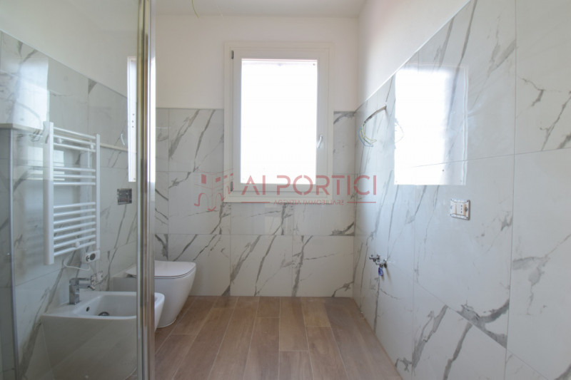 Comune di CODEVIGO - Moderna e luminosa porzione di testa con ingresso indipendente e senza spese...