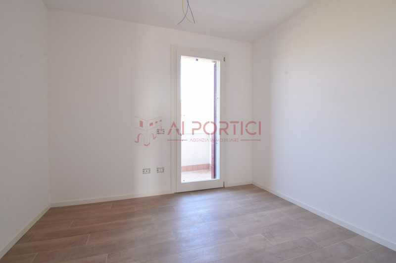 Comune di CODEVIGO - Moderna e luminosa porzione di testa con ingresso indipendente e senza spese...