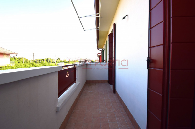 Comune di CODEVIGO - Moderna e luminosa porzione di testa con ingresso indipendente e senza spese...