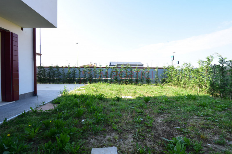 Comune di CODEVIGO - Moderna e luminosa porzione di testa con ingresso indipendente e senza spese...