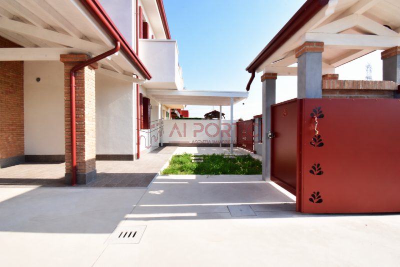 Comune di CODEVIGO - Moderna e luminosa porzione di testa con ingresso indipendente e senza spese...