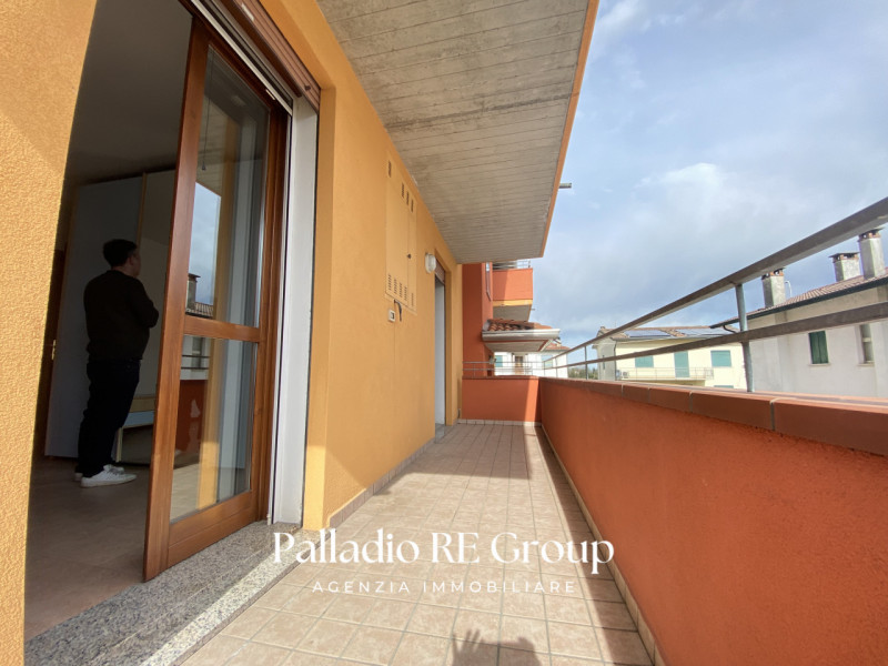 Nel cuore verdeggiante di Grumolo delle Abbadesse, in posizione centrale ma tranquilla, proponiam...