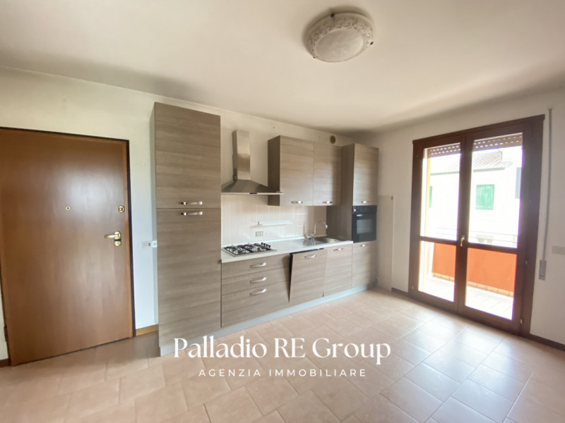 Nel cuore verdeggiante di Grumolo delle Abbadesse, in posizione centrale ma tranquilla, proponiam...