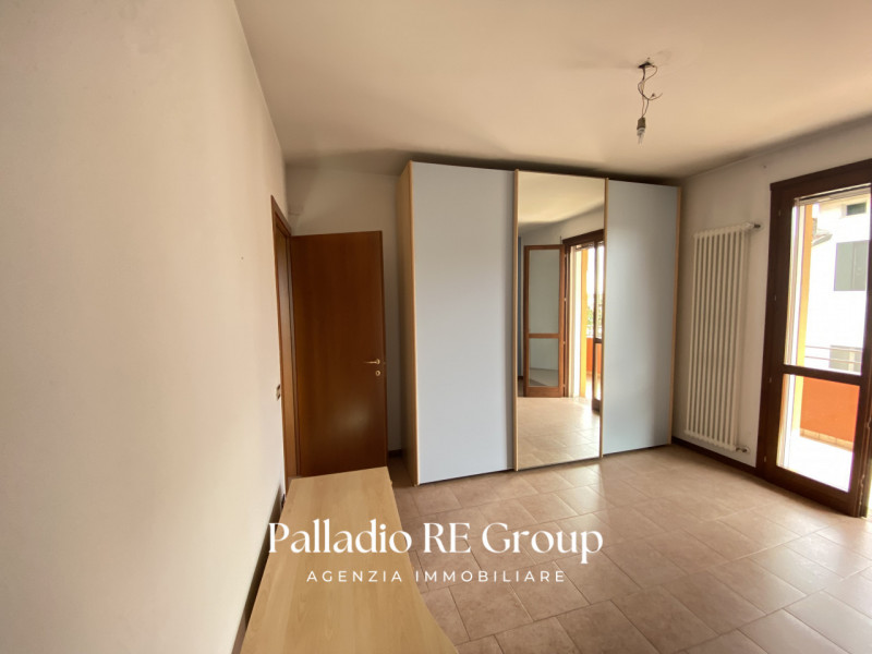 Nel cuore verdeggiante di Grumolo delle Abbadesse, in posizione centrale ma tranquilla, proponiam...