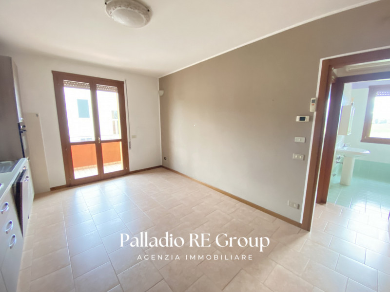 Nel cuore verdeggiante di Grumolo delle Abbadesse, in posizione centrale ma tranquilla, proponiam...