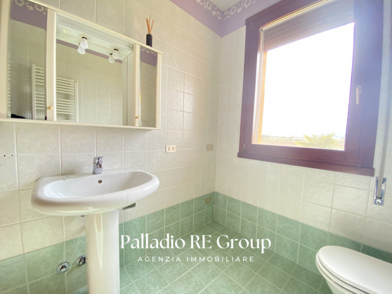 Nel cuore verdeggiante di Grumolo delle Abbadesse, in posizione centrale ma tranquilla, proponiam...