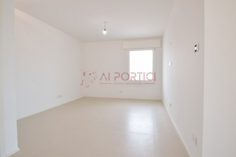 Campagnola di BRUGINE - introvabile porzione di BIFAMILIARE ristrutturata, moderna e luminosa. L'...