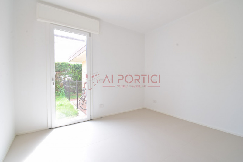 Campagnola di BRUGINE - introvabile porzione di BIFAMILIARE ristrutturata, moderna e luminosa. L'...