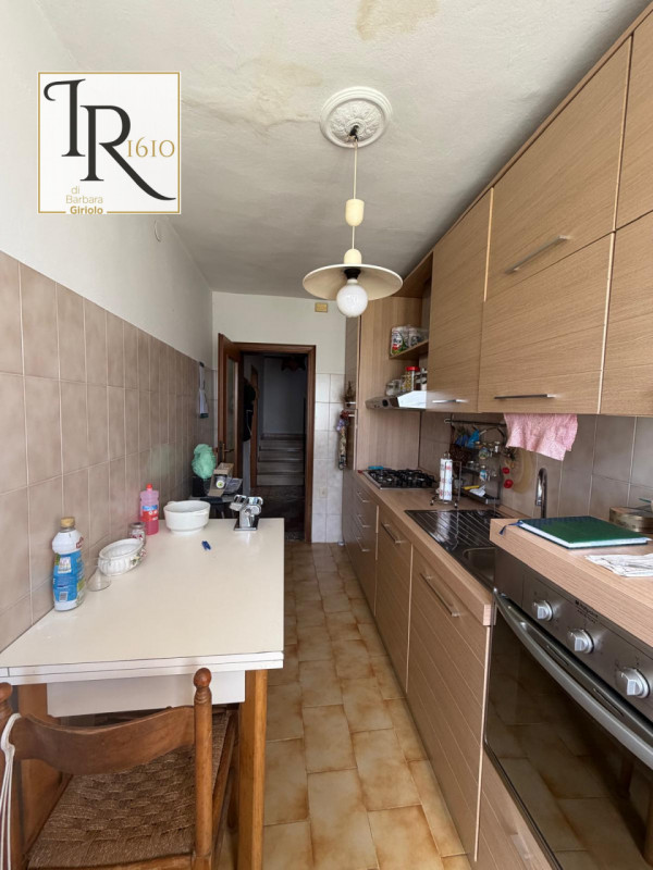 Nel cuore del comune di Masi, proponiamo in vendita una graziosa casa singola accostata che si es...