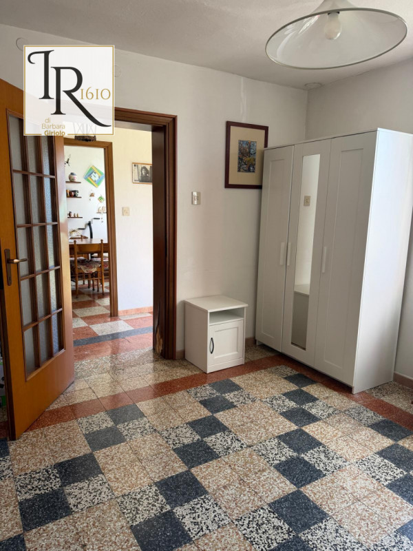 Nel cuore del comune di Masi, proponiamo in vendita una graziosa casa singola accostata che si es...