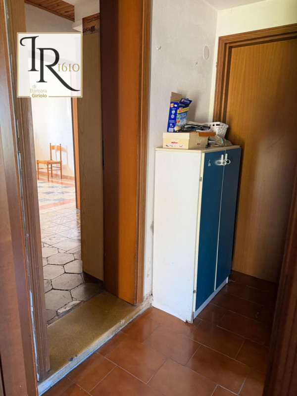 Nel cuore del comune di Masi, proponiamo in vendita una graziosa casa singola accostata che si es...