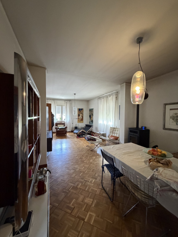 Proponiamo in vendita una splendida casa singola situata nel comune di Cappella Maggiore, ideale ...