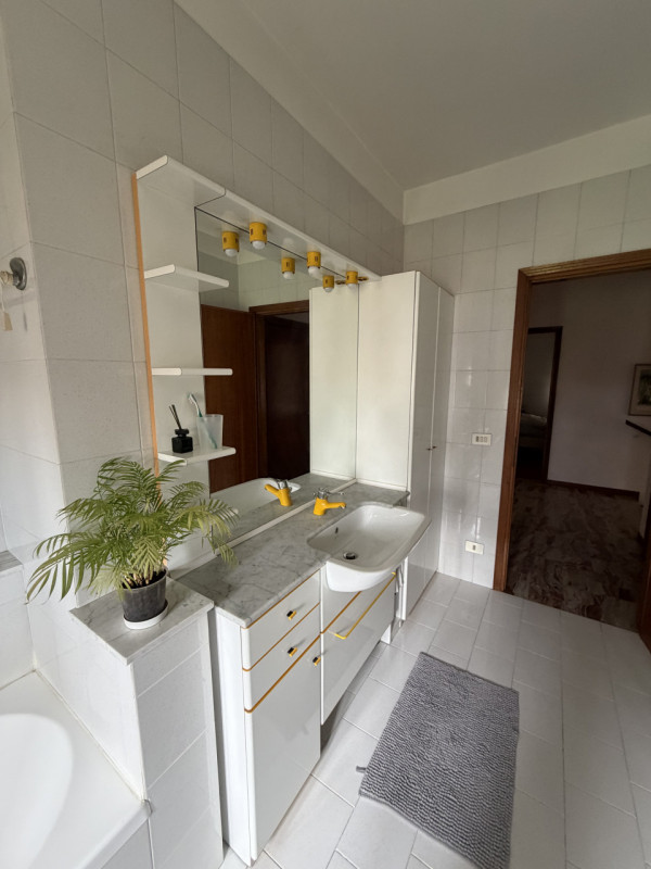 Proponiamo in vendita una splendida casa singola situata nel comune di Cappella Maggiore, ideale ...