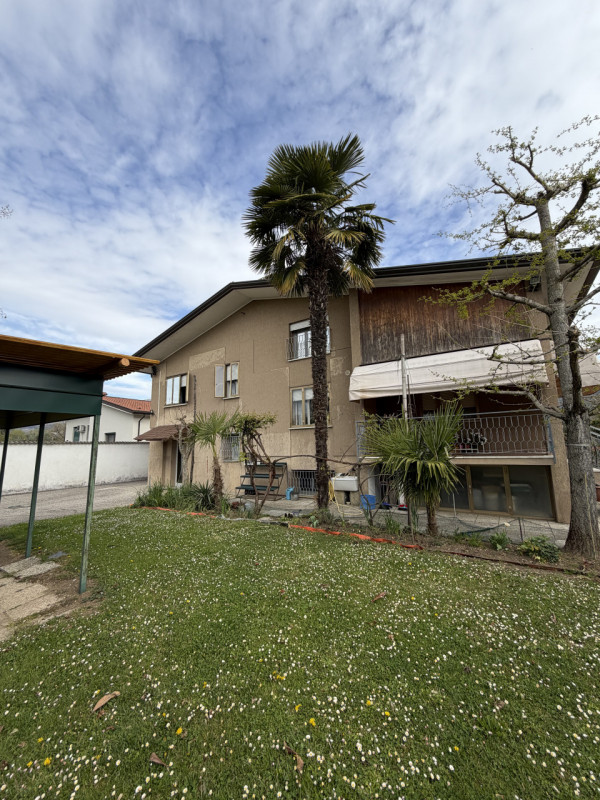 Proponiamo in vendita una splendida casa singola situata nel comune di Cappella Maggiore, ideale ...