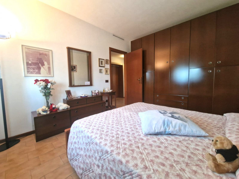 UBICAZIONE E CONTESTO

Nel comune di Vicenza, in Via Vittorio Bachelet, proponiamo in vendita un ...
