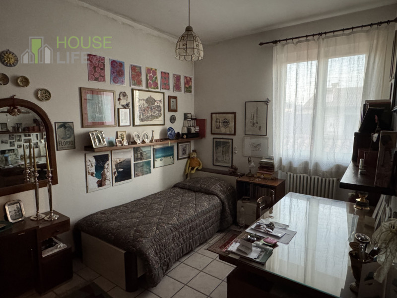 CARRE' - Loc. Pra Secco: all'interno di un residence in zona residenziale tranquilla e ricercata,...