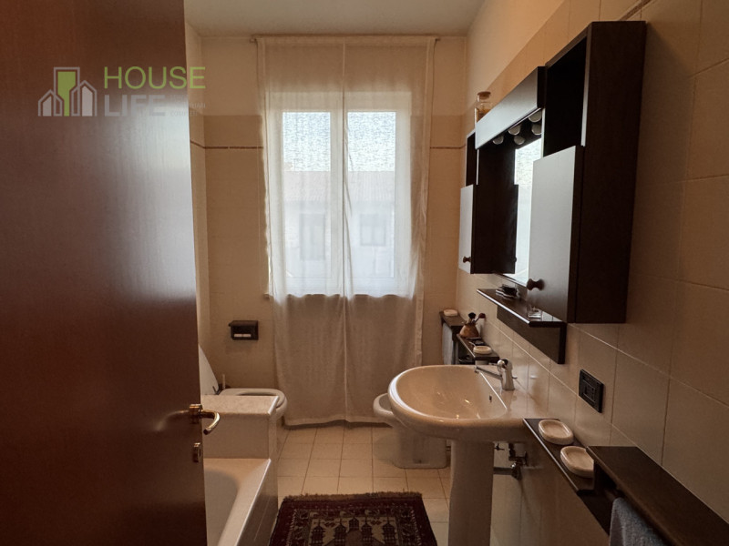 CARRE' - Loc. Pra Secco: all'interno di un residence in zona residenziale tranquilla e ricercata,...