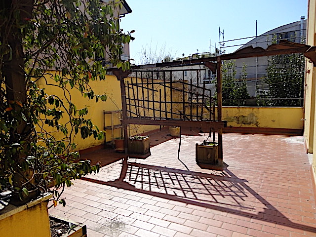 Nella zona dell'Ospedale Militare, a 15 minuti a piedi da PIazza dei Signori, è disponibile un am...