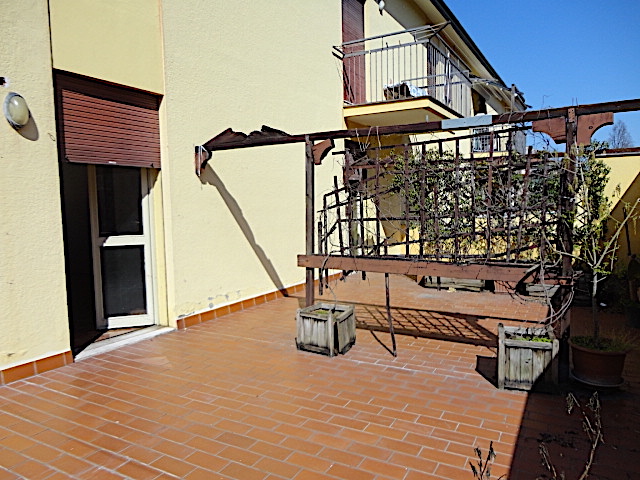 Nella zona dell'Ospedale Militare, a 15 minuti a piedi da PIazza dei Signori, è disponibile un am...