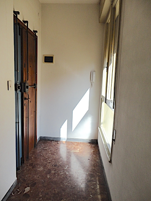 Nella zona dell'Ospedale Militare, a 15 minuti a piedi da PIazza dei Signori, è disponibile un am...