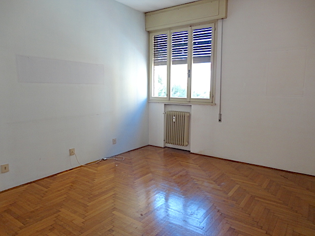 Nella zona dell'Ospedale Militare, a 15 minuti a piedi da PIazza dei Signori, è disponibile un am...