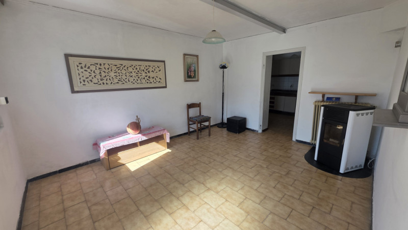 In posizione comoda al centro di Castelfranco Veneto, in via San Pio X, proponiamo in vendita por...