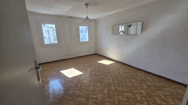 In posizione comoda al centro di Castelfranco Veneto, in via San Pio X, proponiamo in vendita por...