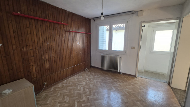 In posizione comoda al centro di Castelfranco Veneto, in via San Pio X, proponiamo in vendita por...