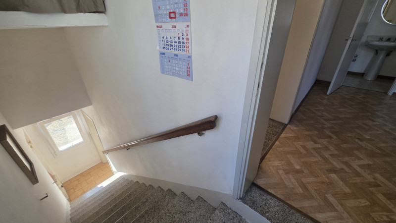 In posizione comoda al centro di Castelfranco Veneto, in via San Pio X, proponiamo in vendita por...