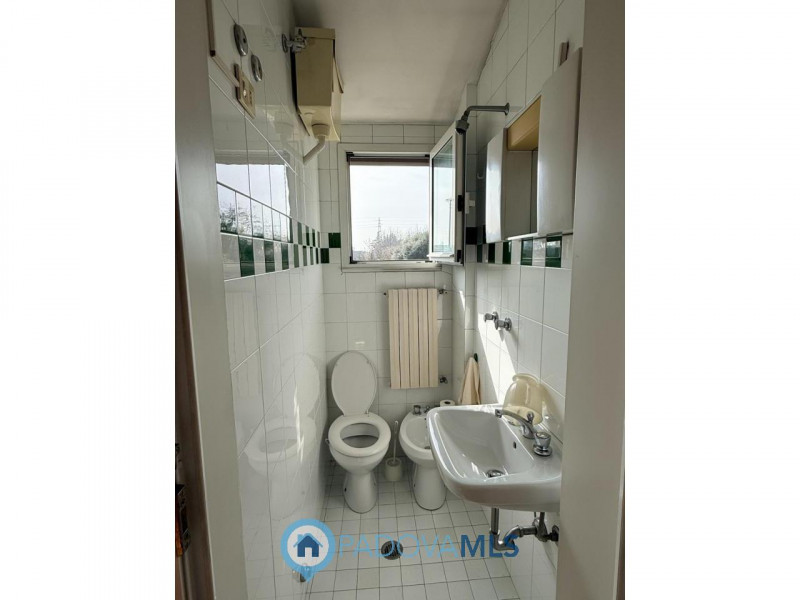 Immobile in esclusiva al Gruppo Padova MLS
Nel cuore del quartiere residenziale di Camin, a pochi...