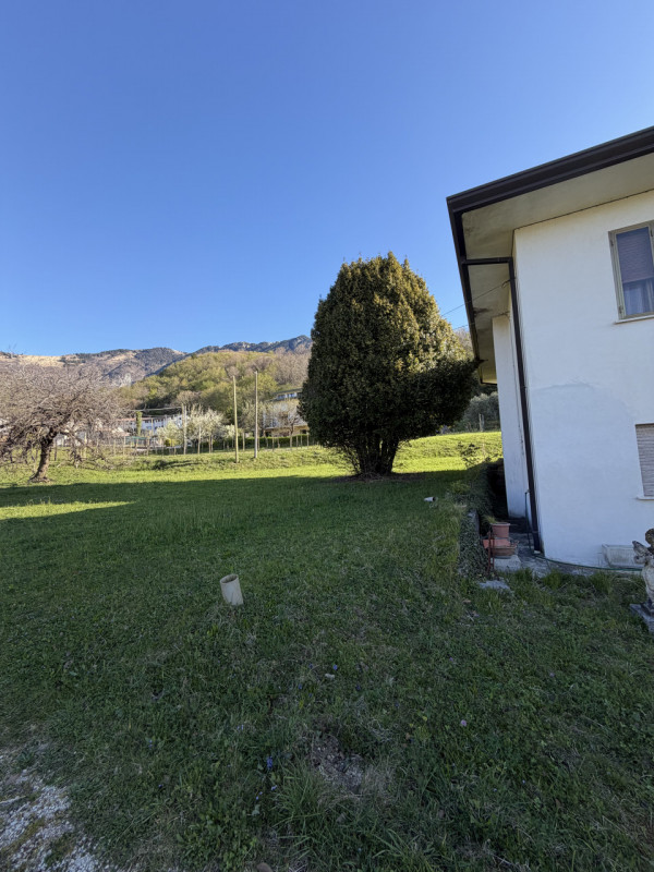 Scoprite questa affascinante casa singola situata a Fregona, un comune incantevole immerso nella ...