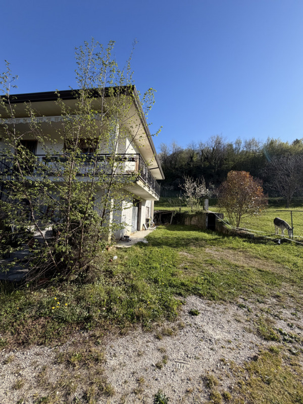 Scoprite questa affascinante casa singola situata a Fregona, un comune incantevole immerso nella ...