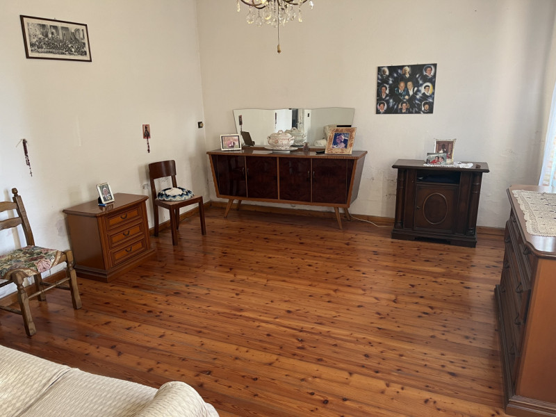 Particolare corpo centrale di palazzo fine '800 composto da abitazione e annesso agricolo lateral...