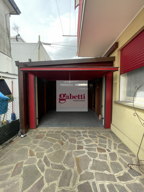 MONTA' S.IGNAZIO posizione comoda a mezzi e servizi a dieci minuti dal centro storico di Padova. ...