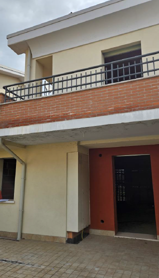 Rif. A.A.399-242

Vendita all'asta - casa a schiera centrale su 3 livelli al grezzo in data 19 ma...