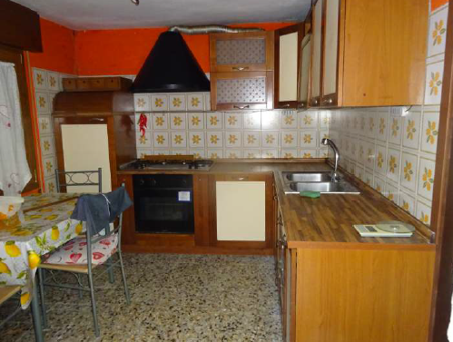 Rif. A.A.07-24

Vendita all'asta - abitazione unifamiliare su 2 livelli in data 19 maggio 2026

D...