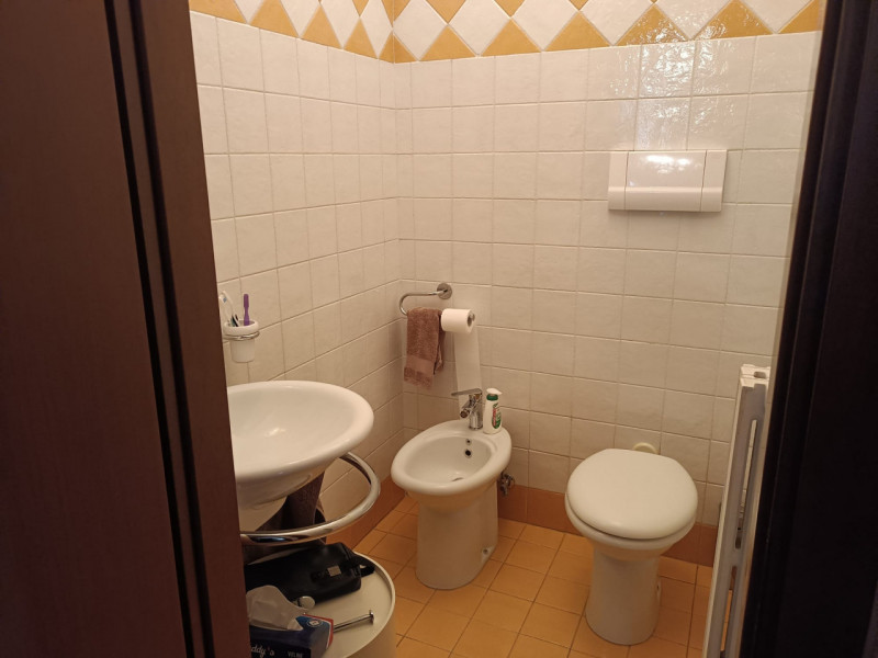 Scopri questo affascinante appartamento duplex situato nel cuore di Vigodarzere, un comune che of...