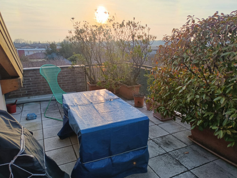 Scopri questo affascinante appartamento duplex situato nel cuore di Vigodarzere, un comune che of...