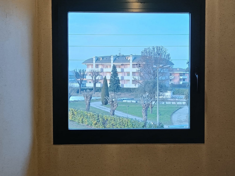 Scopri questo affascinante appartamento duplex situato nel cuore di Vigodarzere, un comune che of...