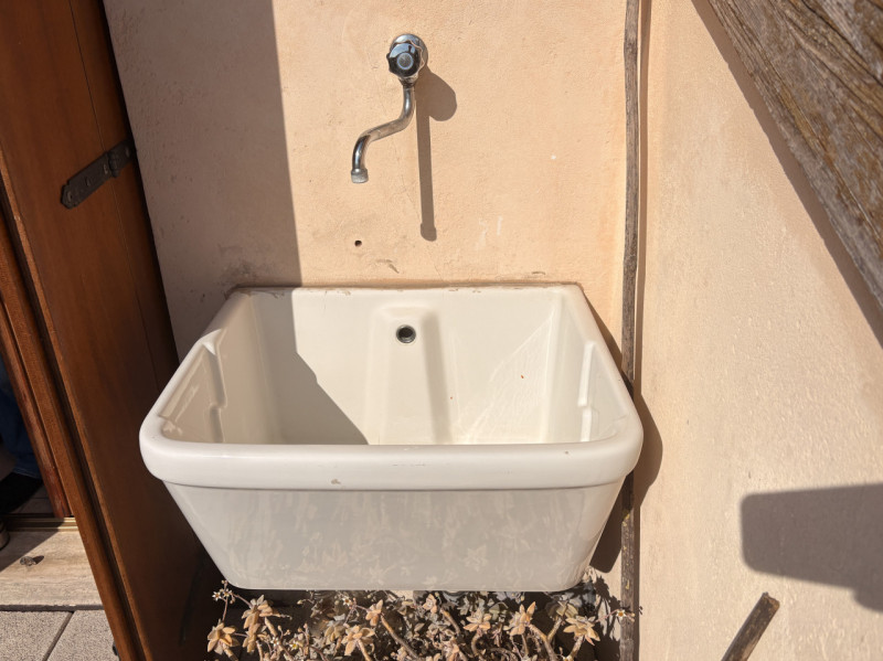 Scopri questo affascinante appartamento duplex situato nel cuore di Vigodarzere, un comune che of...