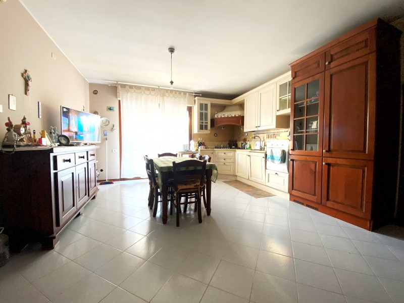 MESTRINO- In posizione strategica e con tutti i servizi comodamente raggiungibili a piedi, propon...