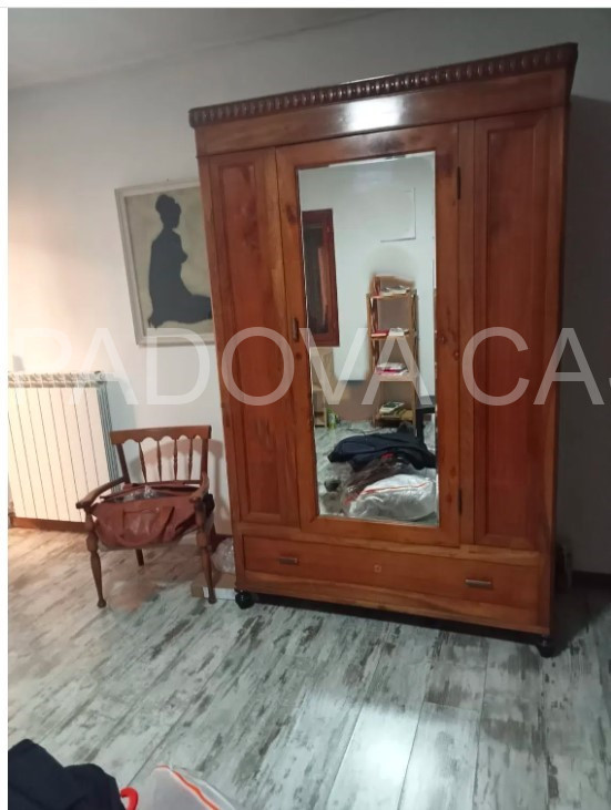 Scoprite il vostro rifugio ideale nel cuore di Galzignano Terme, immerso nel suggestivo Parco Col...