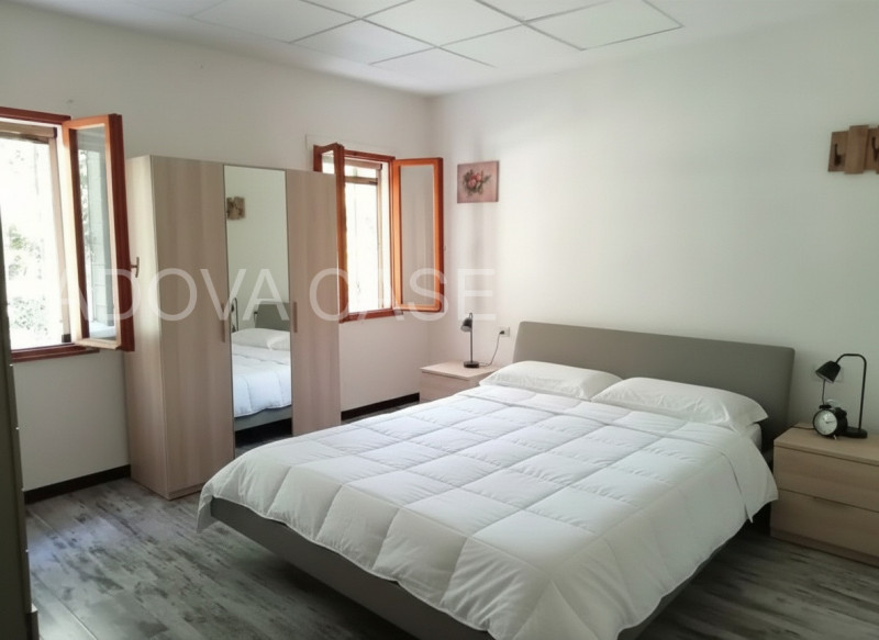 Scoprite il vostro rifugio ideale nel cuore di Galzignano Terme, immerso nel suggestivo Parco Col...