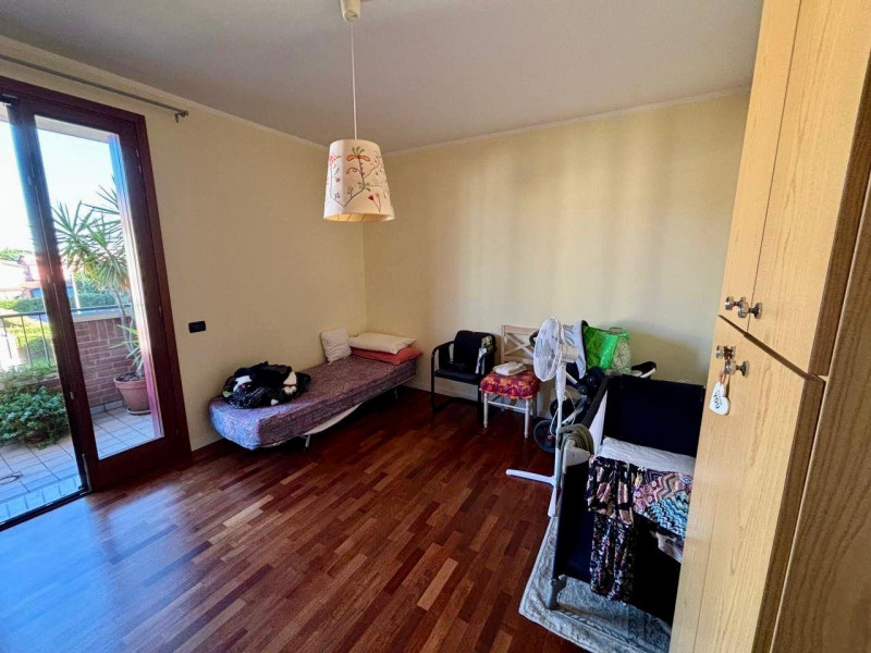 Elegante appartamento con ampio terrazzo in contesto residenziale – incarico affidato ad agenzia ...