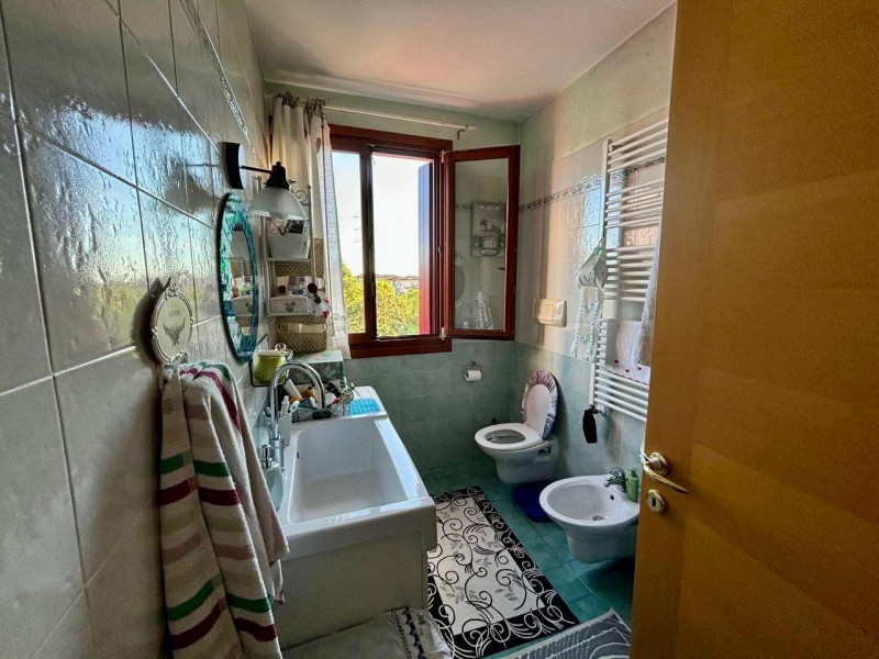 Elegante appartamento con ampio terrazzo in contesto residenziale – incarico affidato ad agenzia ...