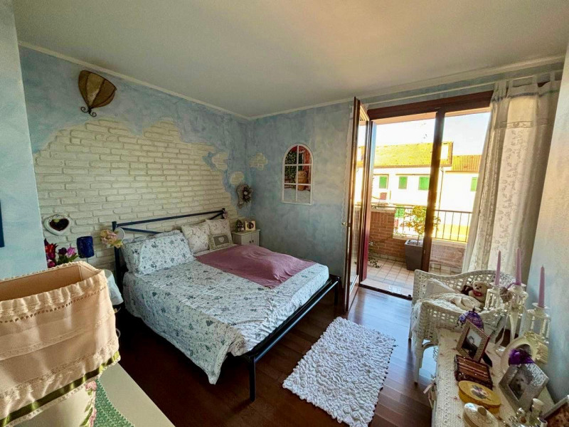 Elegante appartamento con ampio terrazzo in contesto residenziale – incarico affidato ad agenzia ...