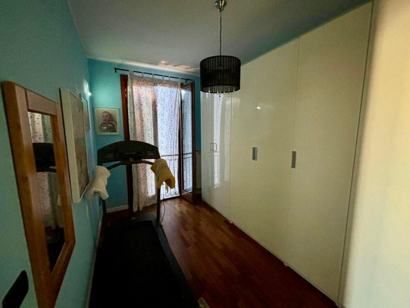 Elegante appartamento con ampio terrazzo in contesto residenziale – incarico affidato ad agenzia ...