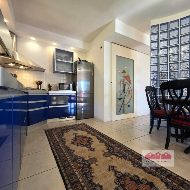 IN ESCLUSIVA A BERTESINA: SPAZIOSA E RECENTE BIFAMILIARE CON AMPIA ZONA LIVING, 3 CAMERE PIÙ STUD...