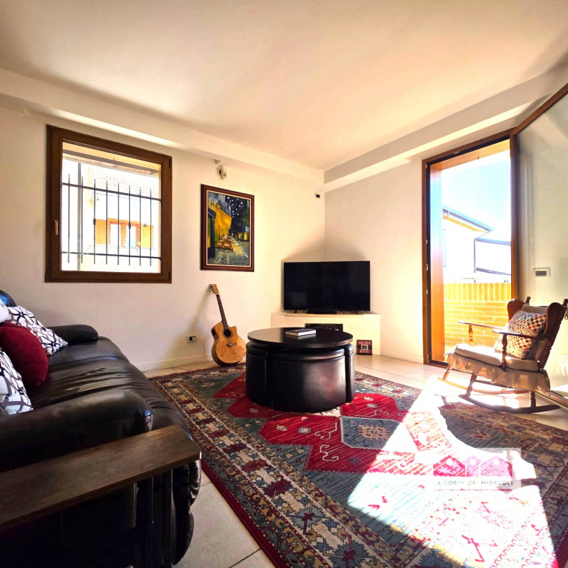 IN ESCLUSIVA A BERTESINA: SPAZIOSA E RECENTE BIFAMILIARE CON AMPIA ZONA LIVING, 3 CAMERE PIÙ STUD...