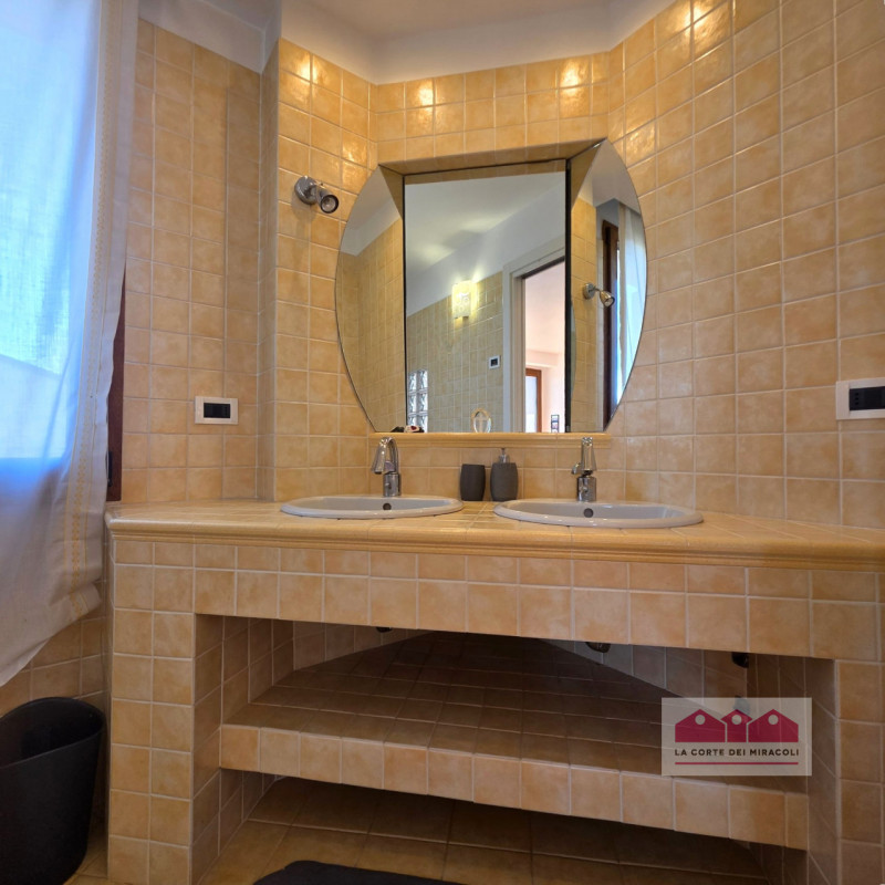 IN ESCLUSIVA A BERTESINA: SPAZIOSA E RECENTE BIFAMILIARE CON AMPIA ZONA LIVING, 3 CAMERE PIÙ STUD...